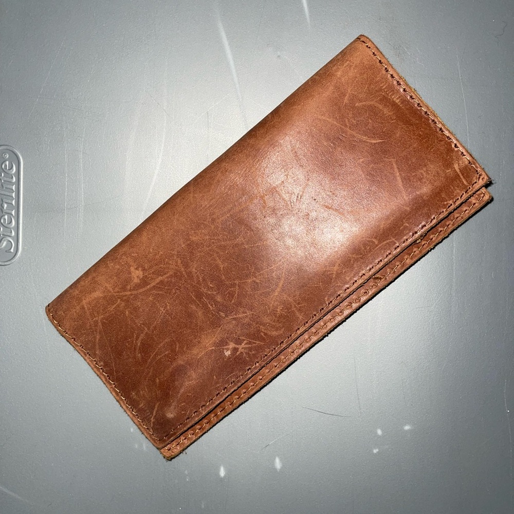Magnolia leather wallet